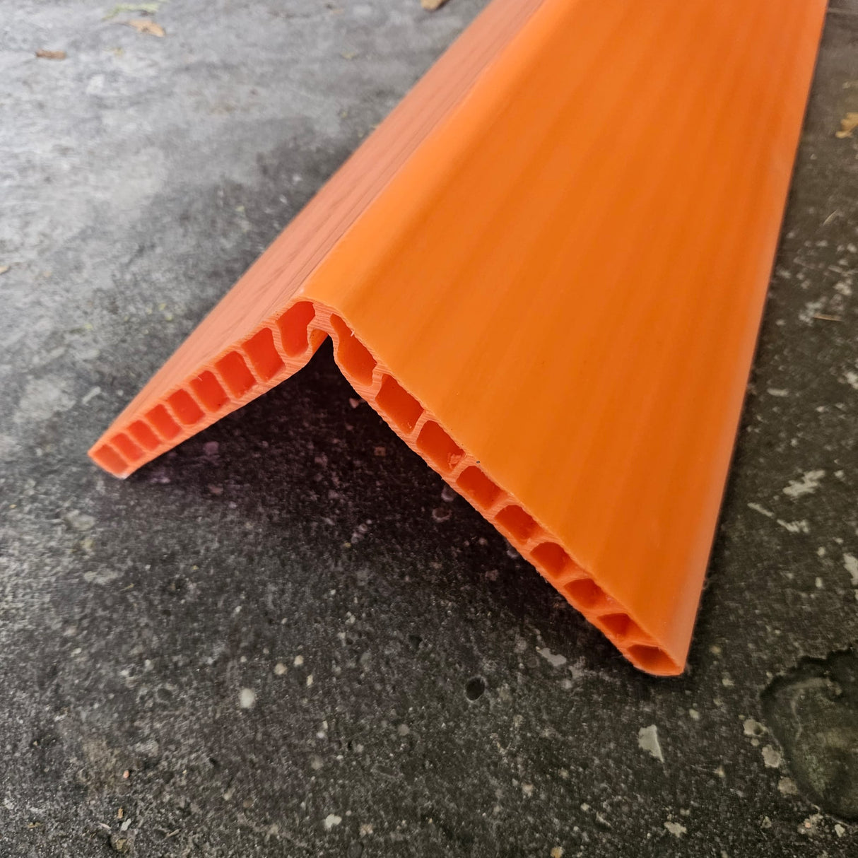 Ochrana hran z PE - 20x190x190mm, délka 2000mm, oranžová